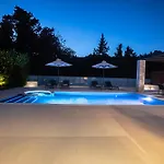Aelia Villa