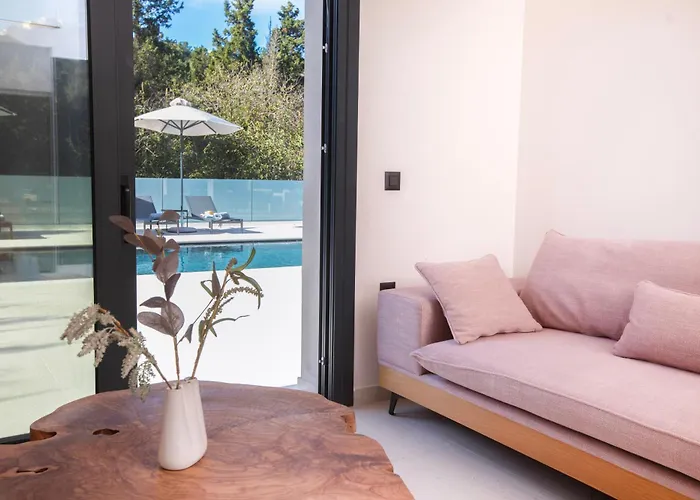 Aelia * آغيوس غيوريوس باغون