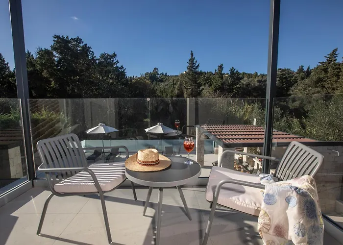 Aelia فيلة آغيوس غيوريوس باغون